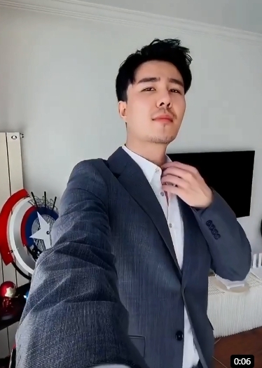 孤獨一郎的第一张照片--澳门闪婚服务中心